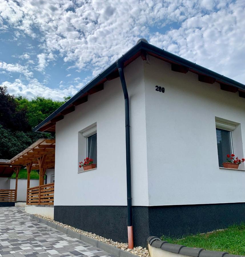 White Luxury Cottage- Matrai Vadaszhaz 4 Matraterenye Екстериор снимка